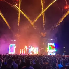 Koncert Maty w Krakowie: tłum, fajerwerki i płomienie na scenie. Niezapomniany wieczór!