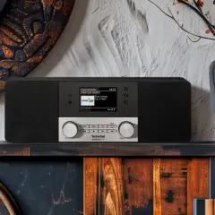 Eleganckie radio TechniSat z funkcją polskie radio internetowe, idealne do każdego wnętrza.
