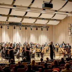Koncert w filharmonii: Ile trwa i jak zaplanować idealny wieczór?