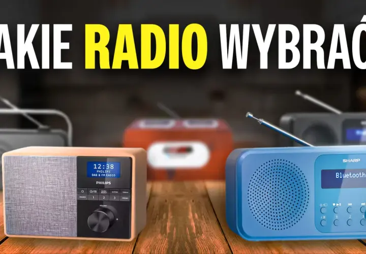 Różne stacje radiowe, od klasycznych po nowoczesne, stoją na drewnianym blacie. Wybierz swoje idealne radio!