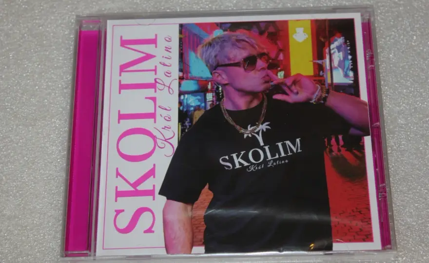 Skolim "Posłuchaj Mała" - dlaczego ten hit tak wciąga?