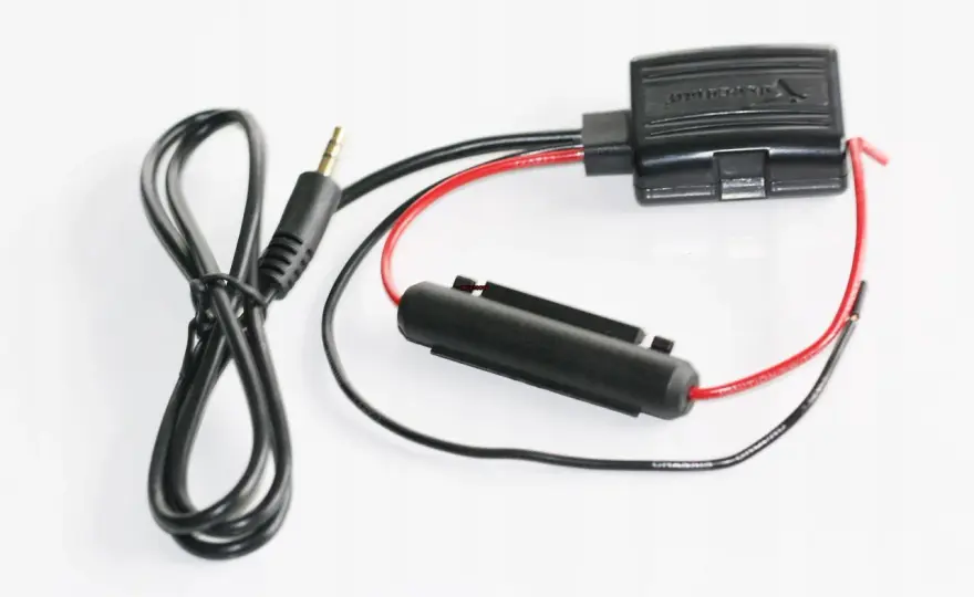 Złącze AUX - Czym jest i dlaczego bywa lepsze niż Bluetooth?