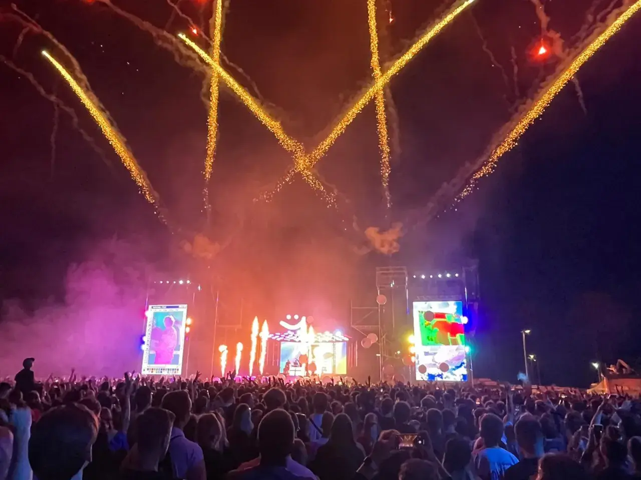 Koncert Maty w Krakowie: tłum, fajerwerki i płomienie na scenie. Niezapomniany wieczór!