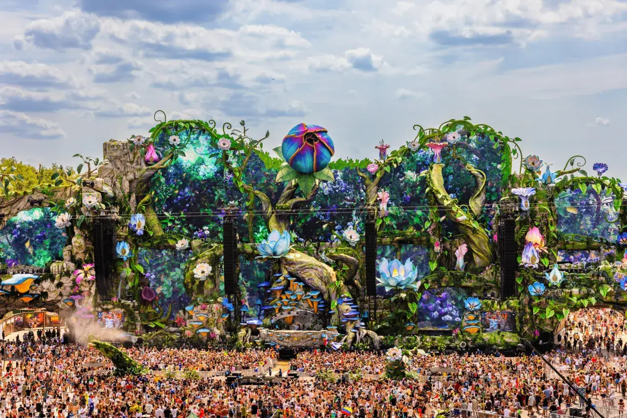 Tomorrowland mainstage tłum